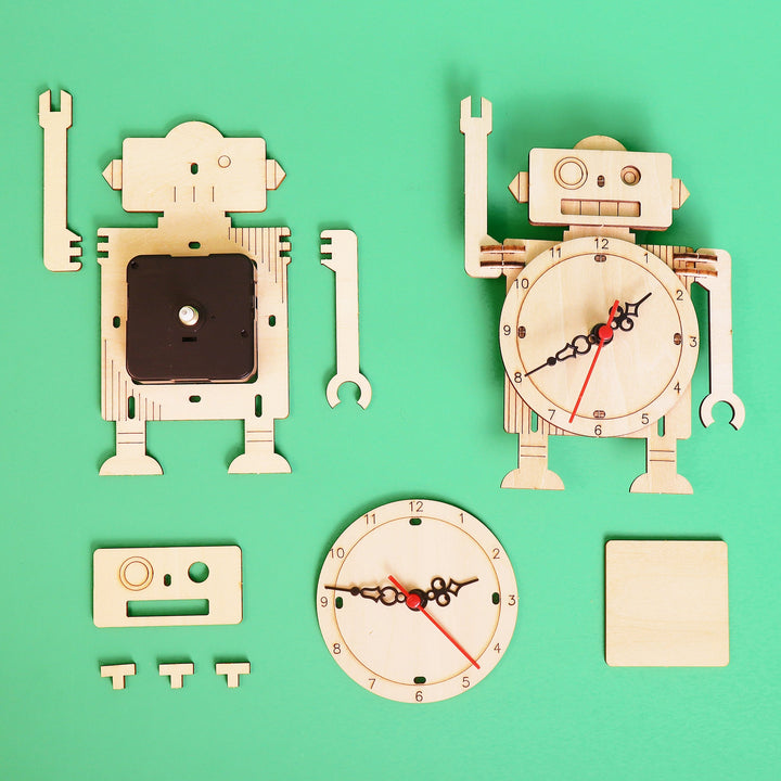 Kitsville ST053: Robot clock and wooden parts