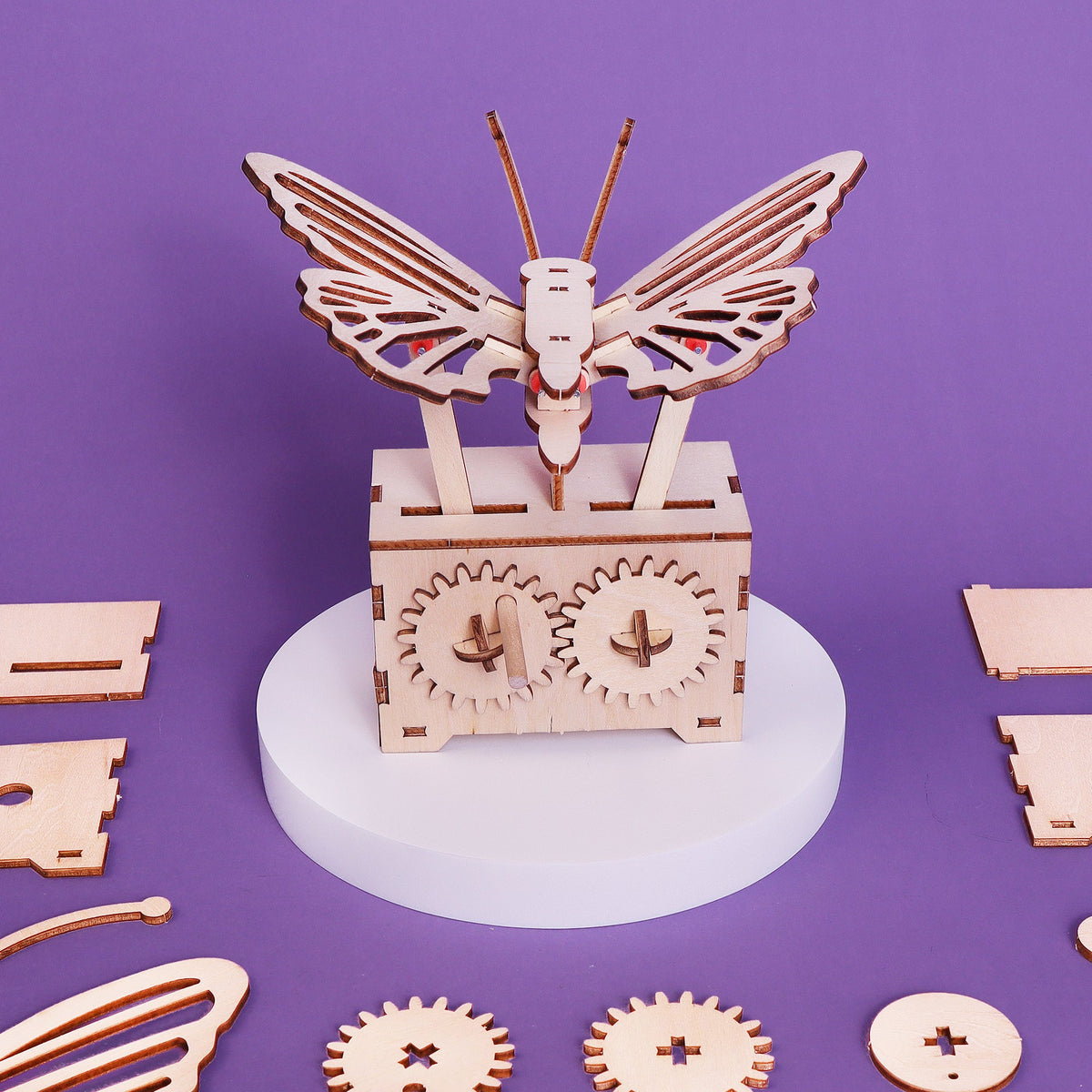 Kitsville ST024: Butterfly model with parts around base