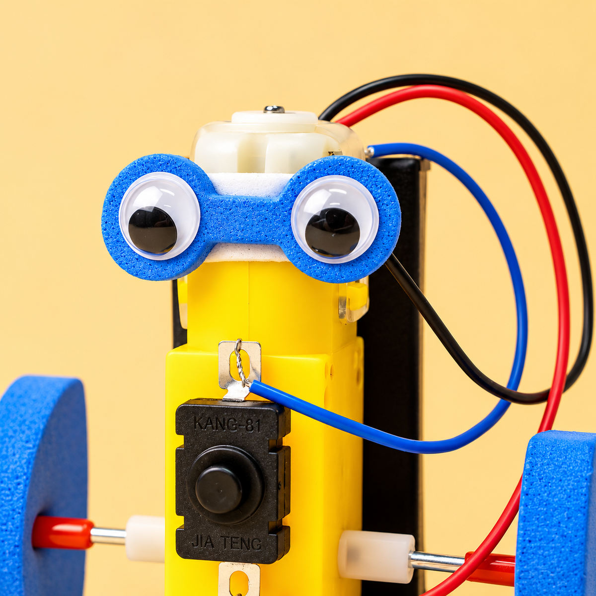 Kitsville ST027: Face and motor detail