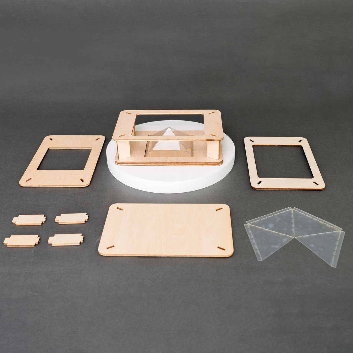 Kitsville Smartphone Hologram-Effect Projector Kit — kit components