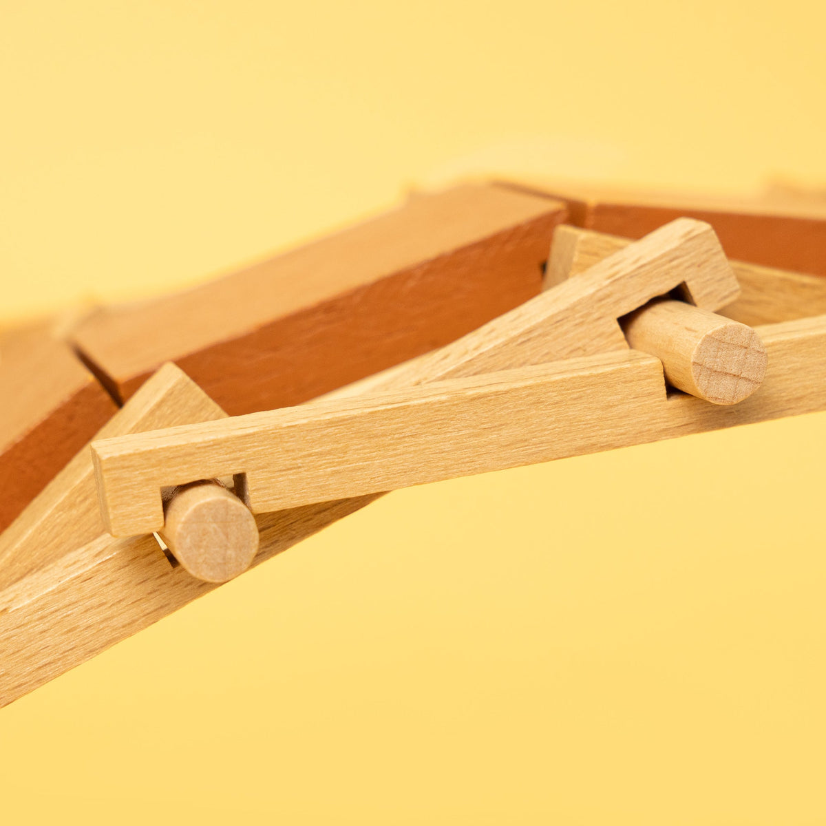 Kitsville Leonardo da Vinci Bridge Engineering Kit — beam joint detail
