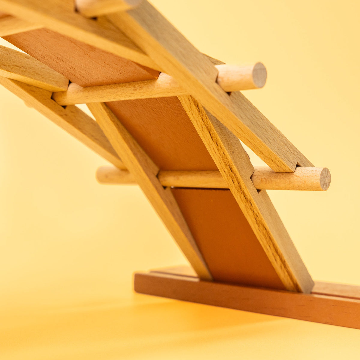 Kitsville Leonardo da Vinci Bridge Engineering Kit — underside view