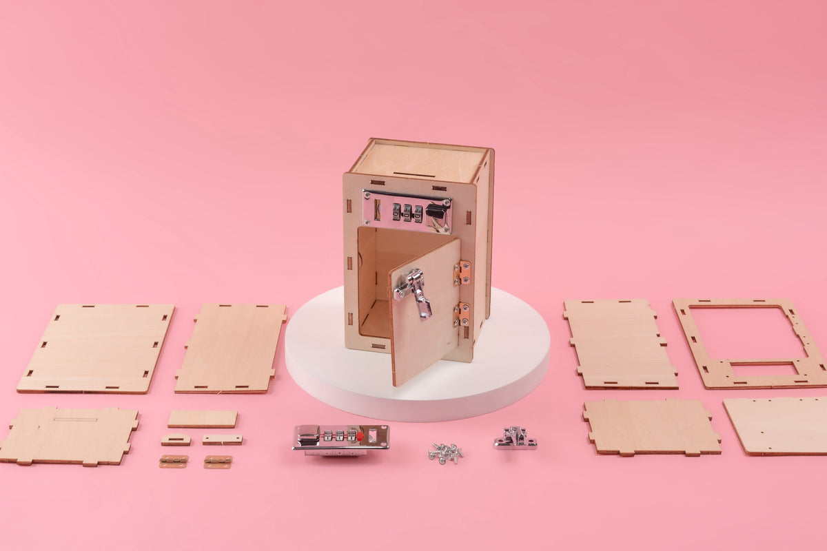 Kitsville ST005: Lock box with wooden panels laid out