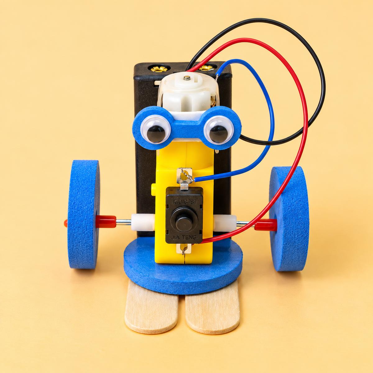 Kitsville ST027: Front view of assembled robot