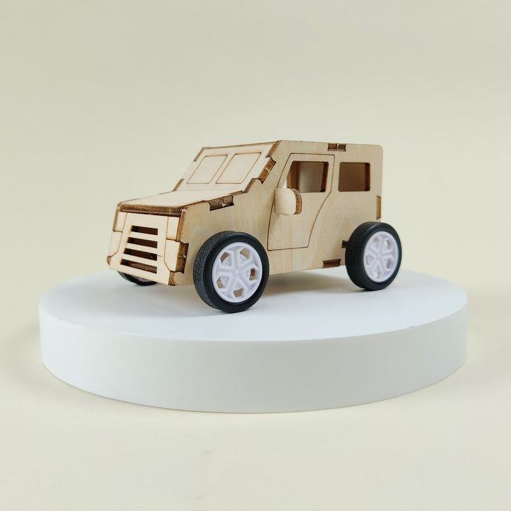 Kitsville ST055: Assembled pull-string wooden car
