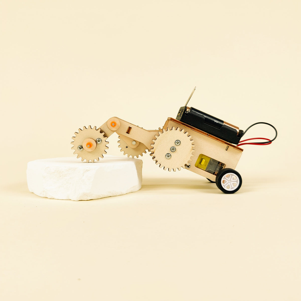 Kitsville ST034: Gear car with wheel on a block