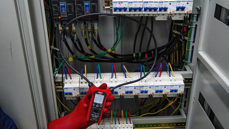 UNI-T UT281F flexible AC power clamp meter — manufacturer illustration 15