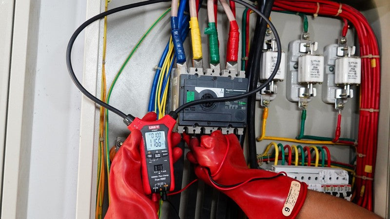 UNI-T UT281F flexible AC power clamp meter — manufacturer illustration 8