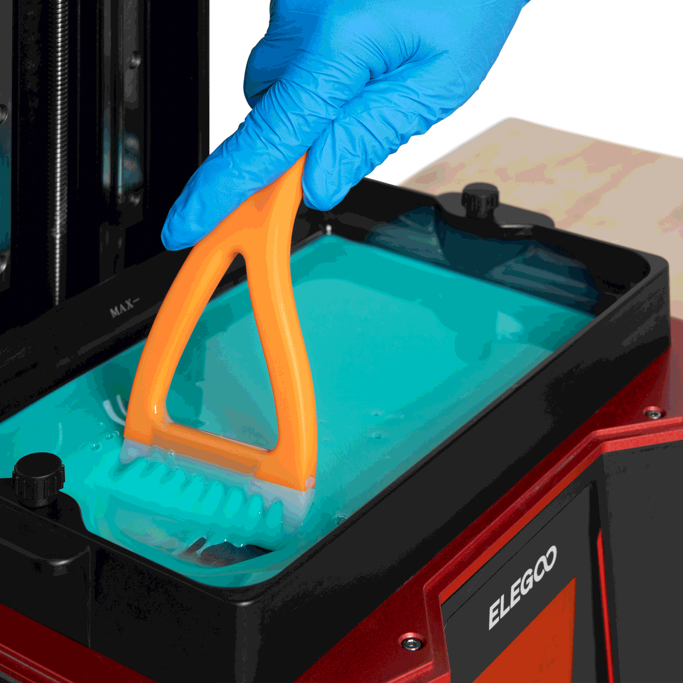 ULTIM8 WYP spatula used in an example resin vat